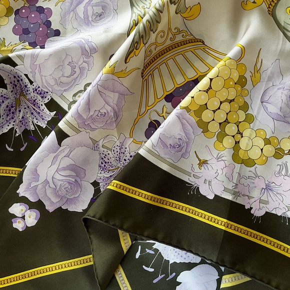 Hermes Carre De Paris Fleurs & Raisins Scarfaz - Picture 2 of 8